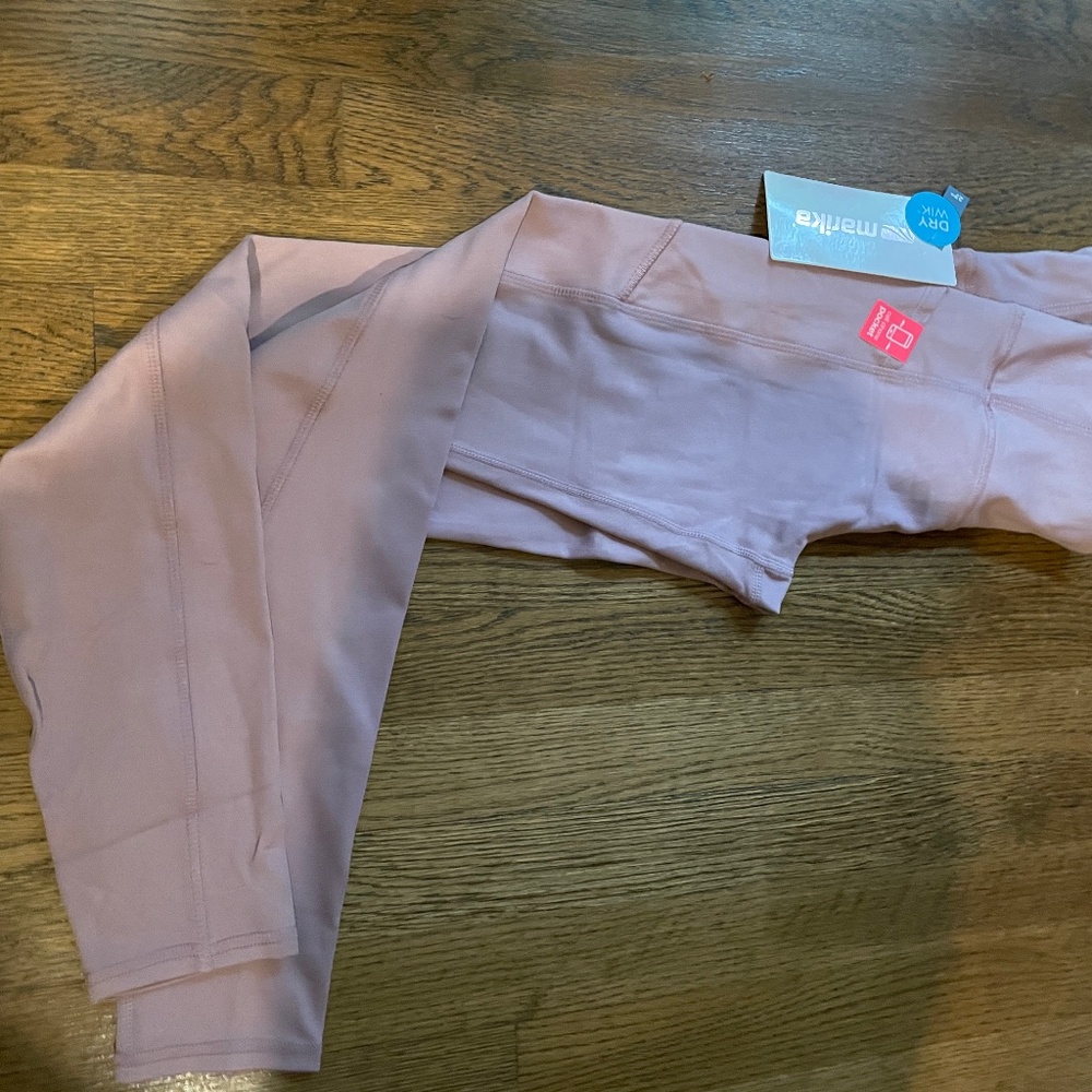 NWT MARIKA YOGA PANTS, LEGGINGS, high rise Size SMALL